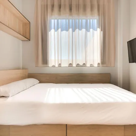 Hostel Livensa Living Feria Malaga